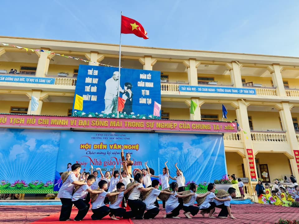HỘI DIỄN VĂN NGHỆ CHÀO MỪNG 41 NĂM NGÀY NHÀ GIÁO VIỆT NAM 20/11